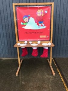 sneeuwballen gooien is te huur bij Carpe Diem Events & Verhuur uit Limburg.