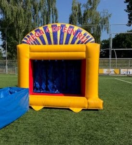 Mega 4 op een rij opblaasbaar is te huur bij Carpe Diem Events & Verhuur uit Sittard, Limburg.