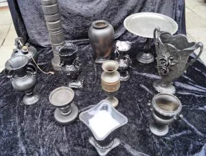 Halloween zwarte vazen is te huur bij Carpe Diem Events & Verhuur uit Limburg.