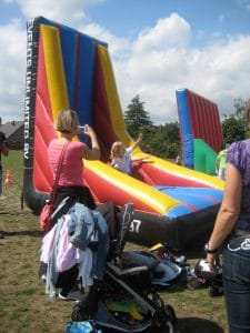 Kantelmuur is te huur bij Carpe Diem Events & Verhuur uit Sittard, Limburg.