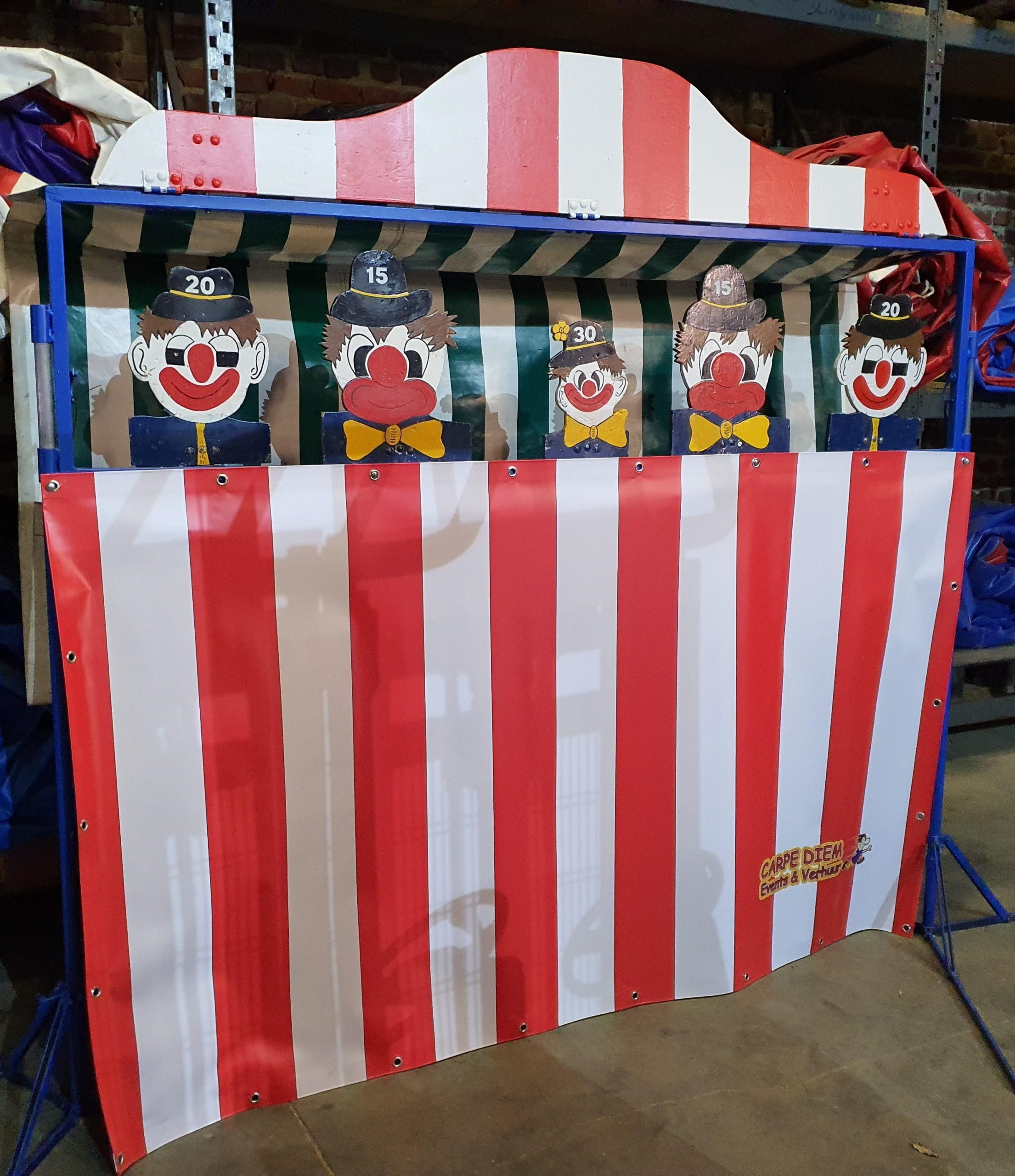 Clown koppen gooien is te huur bij Carpe Diem Events & Verhuur uit Sittard, Limburg.