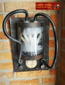 Halloween decoratie griezel hand met licht en geluid is te huur bij Carpe Diem Events & Verhuur