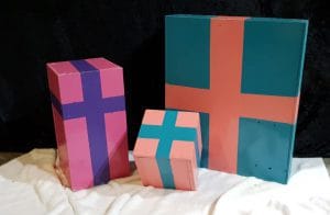 Houten Cadeaus is te huur bij Carpe Diem Events & Verhuur uit Sittard, Limburg.