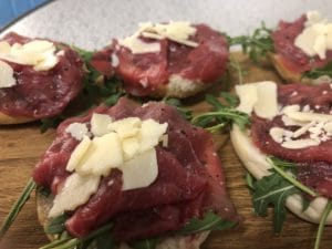 Broodje carpaccio is te huur bij Carpe Diem Events & Verhuur uit Sittard, Limburg.