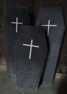 Doodskist zwart is te huur bij Carpe Diem Events & Verhuur uit Sittard, Limburg.