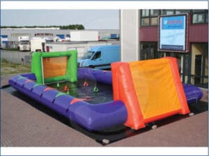 Levend tafelvoetbalspel zonder opblaasbare bodem is te huur bij Carpe Diem Events & Verhuur uit Sittard, Limburg.