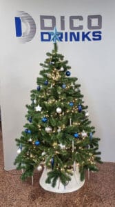 Kunst Kerstboom huren in bedrijfskleuren bij Carpe Diem Events & Verhuur