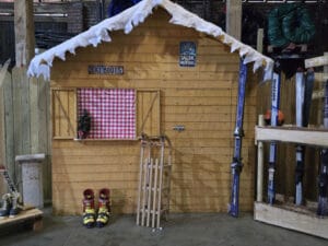 skirental huisje decoratie voor apres ski themafeest